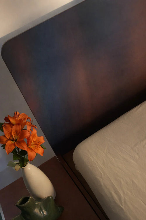 wooden-headboard-texture-detail-modern-bed
bedside-table-decor-headboard-close-view
modern-bed-headboard-finish-detail